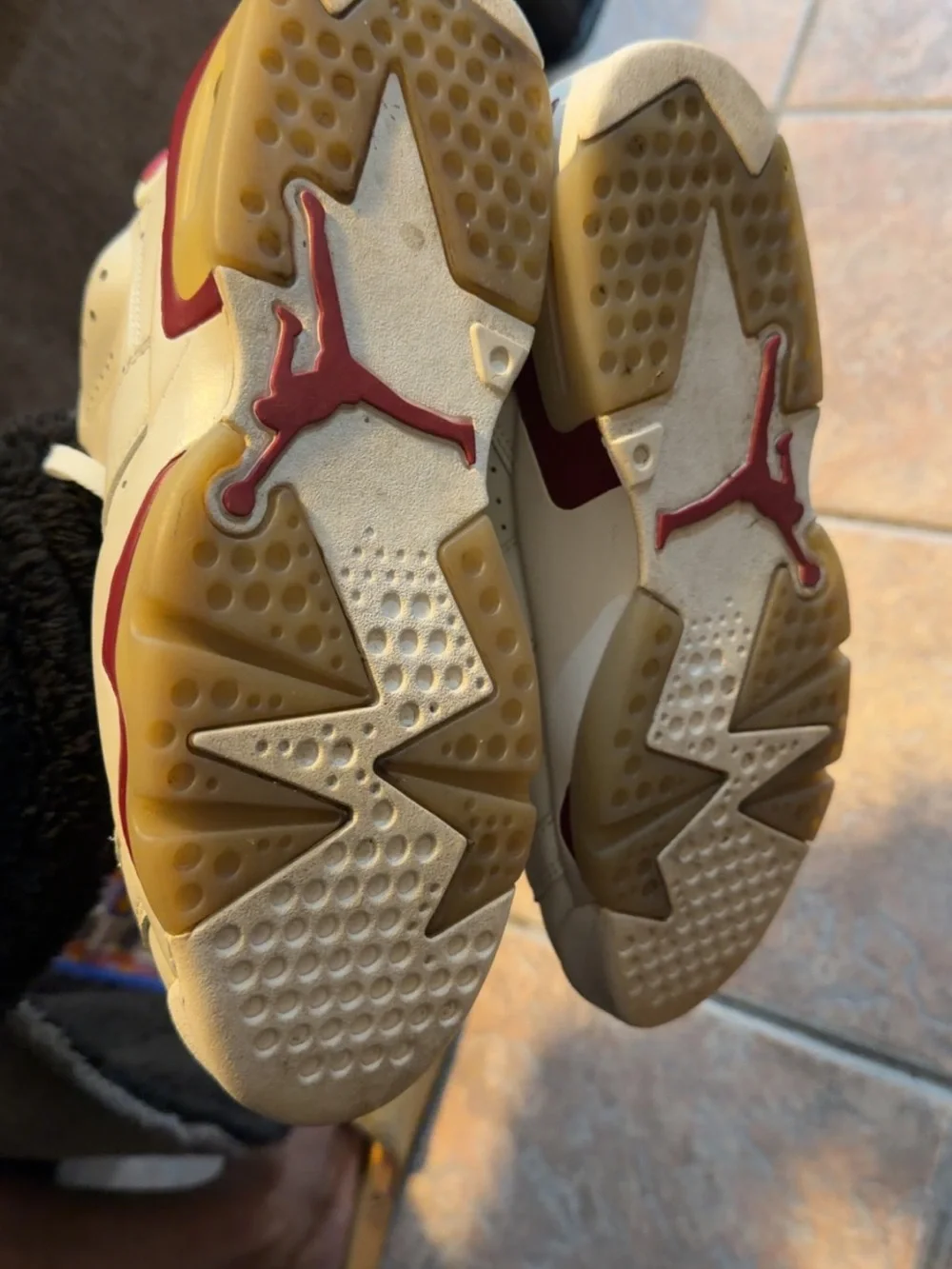 Air Jordan 6 Retro High-Top Sneakers in Cream & Burgundy ‘Maroon 6s’ Size 9
